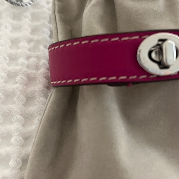 New Coach Leather Wrap Turnlock Bracelet Fuchsia/Magenta/Hot Pink - Picture 6 of 14